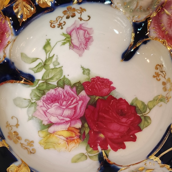 Cobalt Porcelain Hand Painted Gold Floral Scalloped Edge Dish or Bowl Vintage - Picture 3 of 8